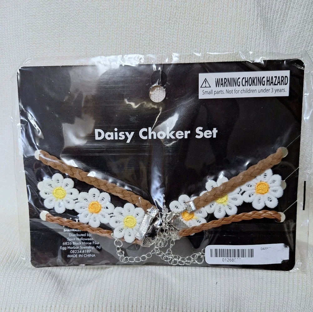 Daisy Choker Necklace Set with White Flowers 15+ Age